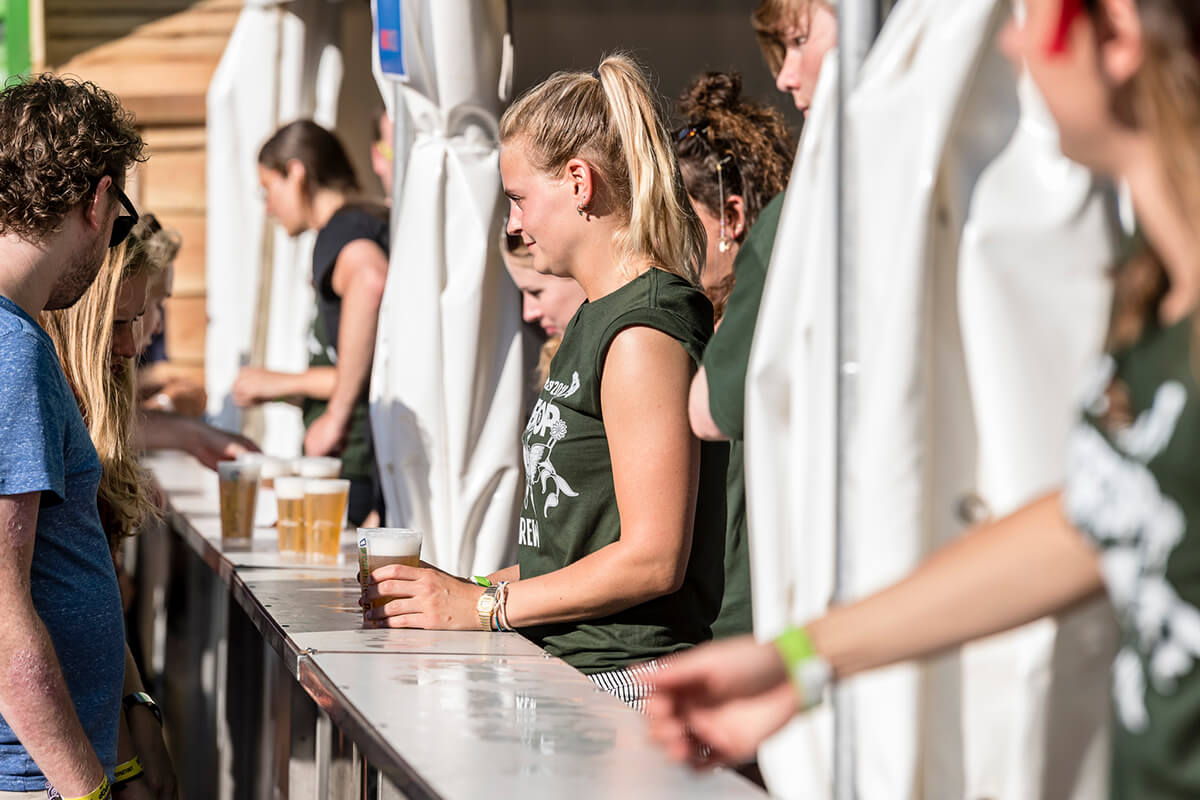 Greencups aan de bar